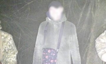 "Зато не бросил": украинцев растрогал парень, бежавший за границу с четырехлапым другом
