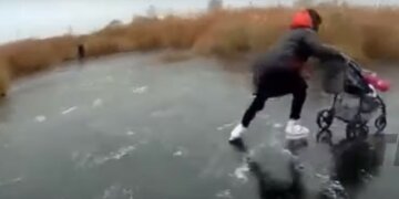 "Родители года": харьковчане решили прокатиться по тонкому льду с маленьким ребенком, видео