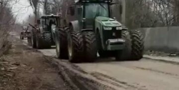 "Українські тракторні війська" в дії: ЗСУ отримали нові трофеї, відео