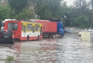 Стихия будет трепать Одессу целых три дня: объявлено штормовое предупреждение