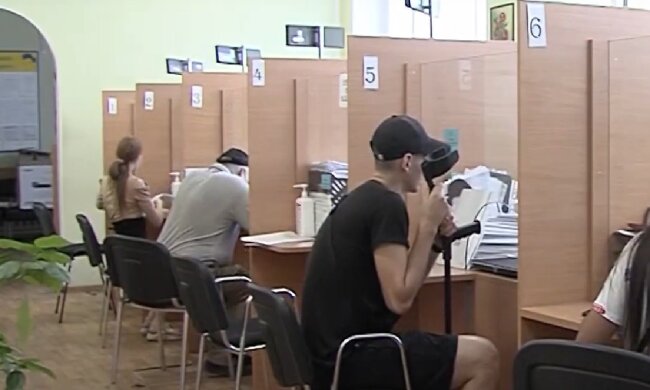 Гуманитарная помощь для пенсионеров в Харькове