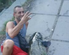 Украинец вытащил из Днепра огромного сома: фото речного монстра