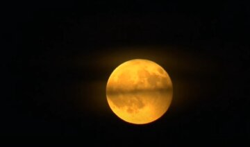 Місячне затемнення: астролог підказала прості ритуали, які змінять життя