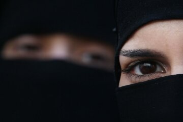 Мусульманская женщина в хиджабе