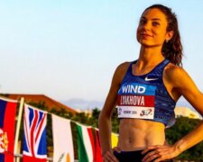 Українська легкоатлетка показала фігуру в ПАР: від таких поз перехоплює дух
