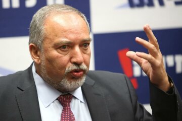 Former Israeli Foreign Minister Avigdor Lieberman talks to the press during his Yisrael Beiteinu party meeting in the Jerusalem on May 23, 2016. / AFP PHOTO / MENAHEM KAHANAMENAHEM KAHANA/AFP/Getty Images