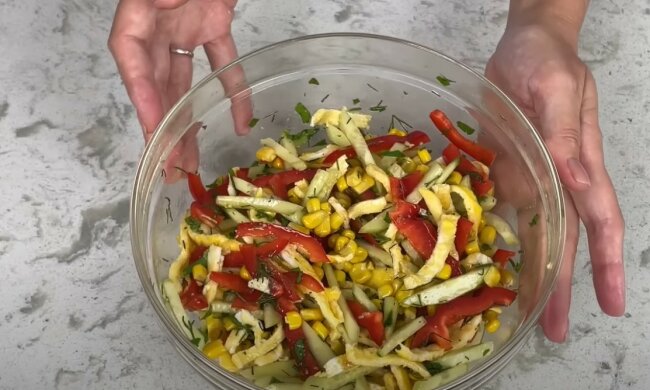 Подойдет и на ужин, и на праздник: "Мастер Шеф" Глинская удивила рецептом салата с языком и овощами