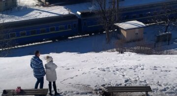 ЧП на железной дороге, срочное предупреждение "Укрзализныци": "Восемь поездов…"