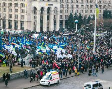 Розстріл на Майдані: сотні людей в сльозах збираються в центрі Києва, кадри