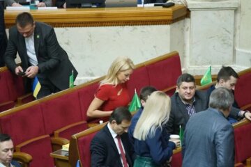 Господи Боже! Где, да и как эти годы прожить?