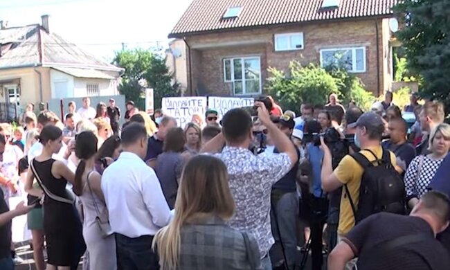 зарплаты, задержка, украинцы, протест, скрин