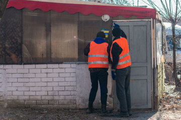 "Даже охрану прихватили": коммунальщики устроили беспредел в Днепре, фото