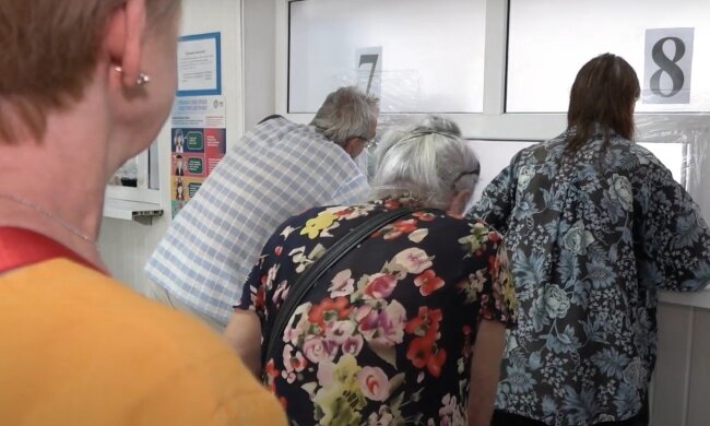 Гуманітарна допомога для пенсіонерів та ВПО у Полтаві