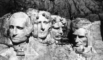 Впечатляющие кадры создания мемориала президентов США (фото)