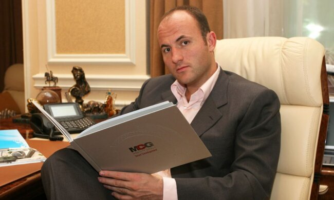 Російський олігарх Фукс украв у киян величезну суму і почав інформаційну атаку