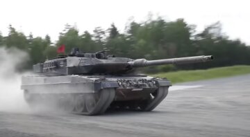 По танку в месяц, начиная с 2023 года: в Германии разгорается скандал из-за "помощи" Украине