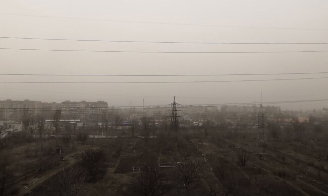 Пилова буря накрила Кривий Ріг, кадри: синоптики поділилися прогнозом на 2 квітня