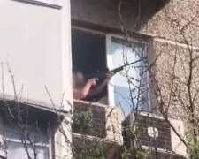 Стрілянину відкрили в Києві: чути постріли і крики, відео НП