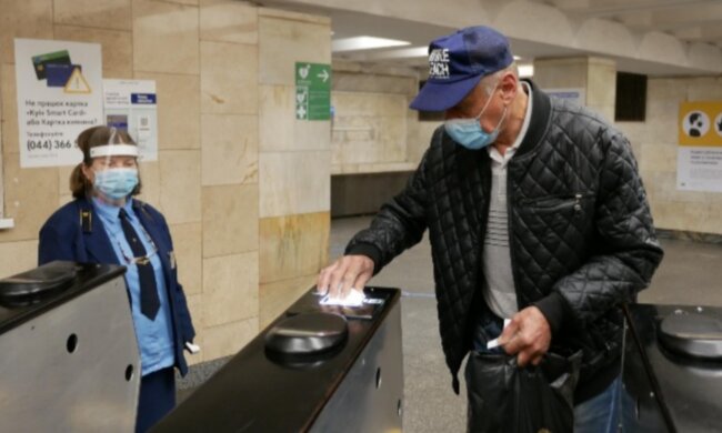У метро Києва оголосили нові обмеження: кого не пустять на станцію