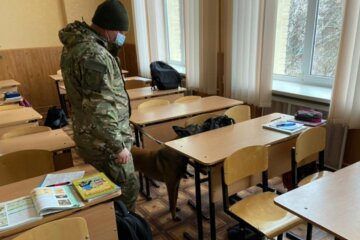 В Харькове грозят взорвать все школы, полиция начала проверку: "130 тысяч детей..."