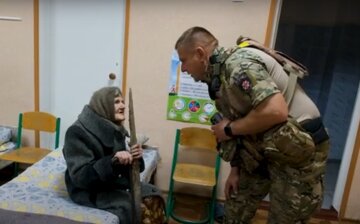 98-летняя женщина прошла 10 километров, чтобы спастись от войск рф: "Осталась без ничего"