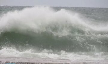 Руйнівна стихія насувається на Одесу, зроблено екстрене попередження: "Хвилі піднімуться до..."