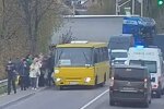 Маршрутка с пассажирами на полном ходу протаранила машины: видео ДТП