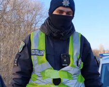 Отомстил за штраф: под Одессой мужчина разгромил автомобили полицейского
