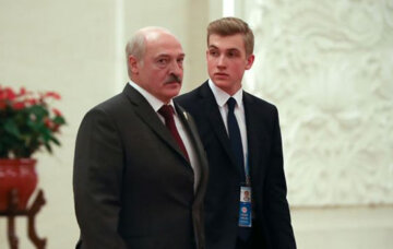 Лукашенко с сыном нашли странное занятие в разгар эпидемии: беларусам не позавидуешь, кадры