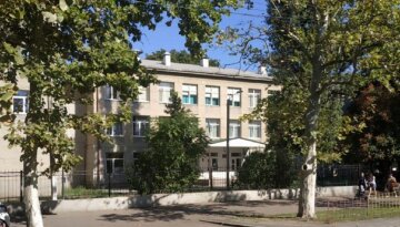 Одеська школа тріщить по швах, влада не діє: кадри того, що відбувається