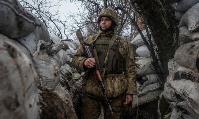 Замість дня народження вінки: Україна прощається зі своїм героєм, залишилися дружина і син