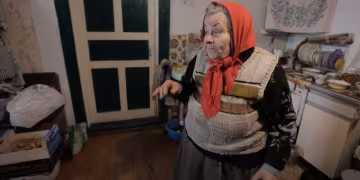 Пенсионерка Мария Степановна стала настоящей героиней, спасши не одну жизнь, видео: "Дом стал форпостом"