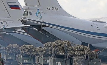 РФ срочно перебрасывает военных, в небо подняты самолеты ВКС: что известно на данный момент