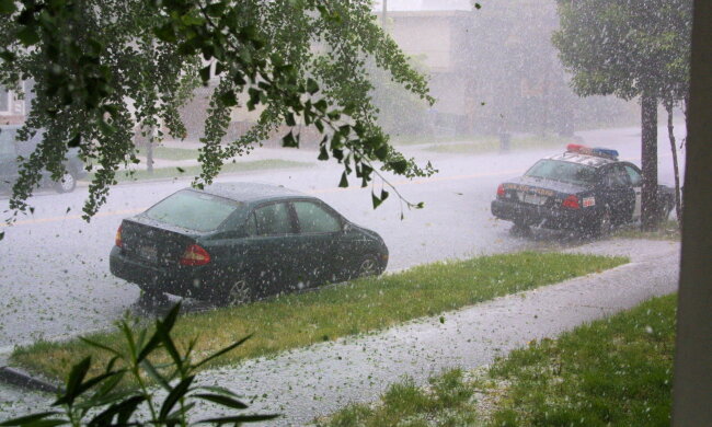 Hailstorm_in_San_Jose,_California_(13153912)