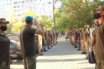 Украинские военные провели в первый класс сына павшего Героя, кадры: "До слез, он никогда не забудет..."