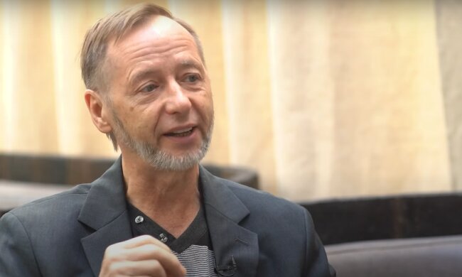 Політтехнолог Олександр Кочетков пояснив, хто в Україні відповідальний за вирішення суспільно важливих питань