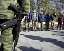 На Донбасі почалися масові затримання, жителів ізолюють від зовнішнього світу: деталі свавілля