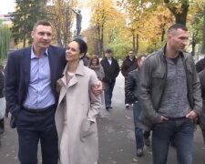 Экс-жена Кличко после признания о разводе засветила интерьер с его портретом: "Жаль, что…"