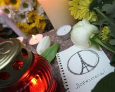 Париж теракт посольство киев цветы