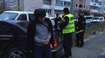 В центре Одессы банда налетчиков устроила "чистку" автомобилей: полиция сообщила детали