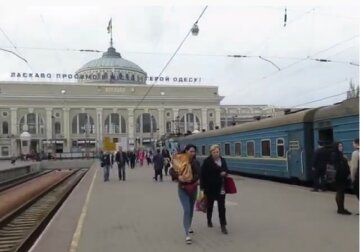 Вкрали гроші, зібрані на операцію дитини: провідник розповів про свавілля в поїздах