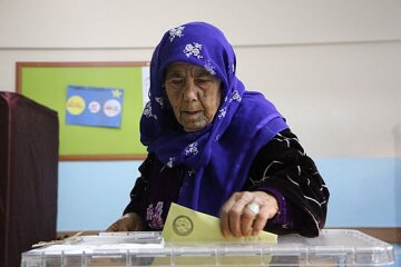 Референдум в Турции: появились первые фото голосования