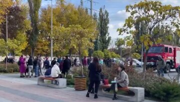 Масштабна загроза вибуху в Одесі, людей терміново вивели на вулицю : відео НП