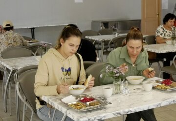 Безкоштовні продукти для ВПО та пенсіонерів у Дніпрі