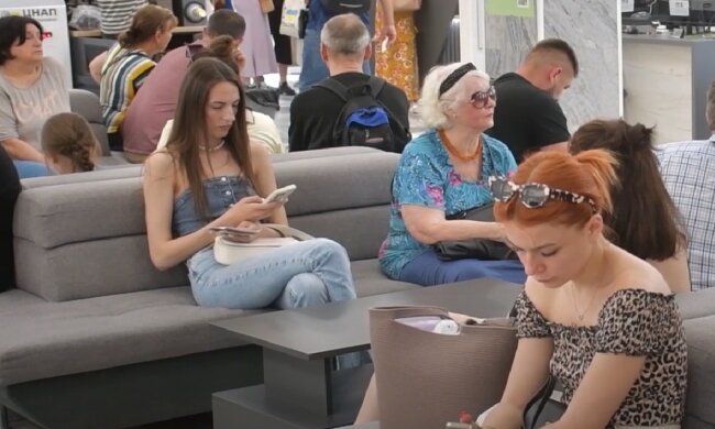 Денежная помощь для пенсионеров в Днепропетровской области