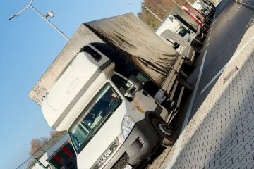 Почти 800 контрабандных рейсов через полгода через пункт «Смільниця»: журналист опубликовал расследование