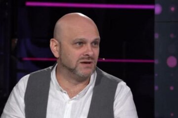Сало, которое мы кушаем в Украине с борщом, чесночком – это все очень вкусно здесь. Я привожу его в Тбилиси – ну, не тот вкус! - Церетели