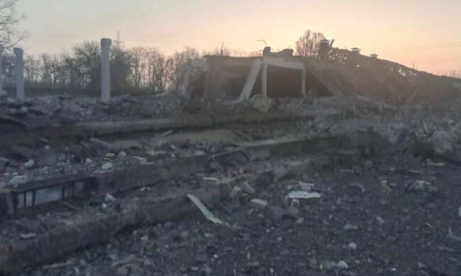 Войска рф вступили в неравный бой с заброшенным курятником под Днепром, фото: "Сокрушительный успех"