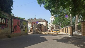 В центрі Одесі звалилася ще одна стіна: кадри подій