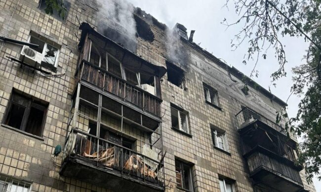Удар "Шахеда" по жилому дому: в Шевченковском районе столицы приходят в себя после ночной атаки